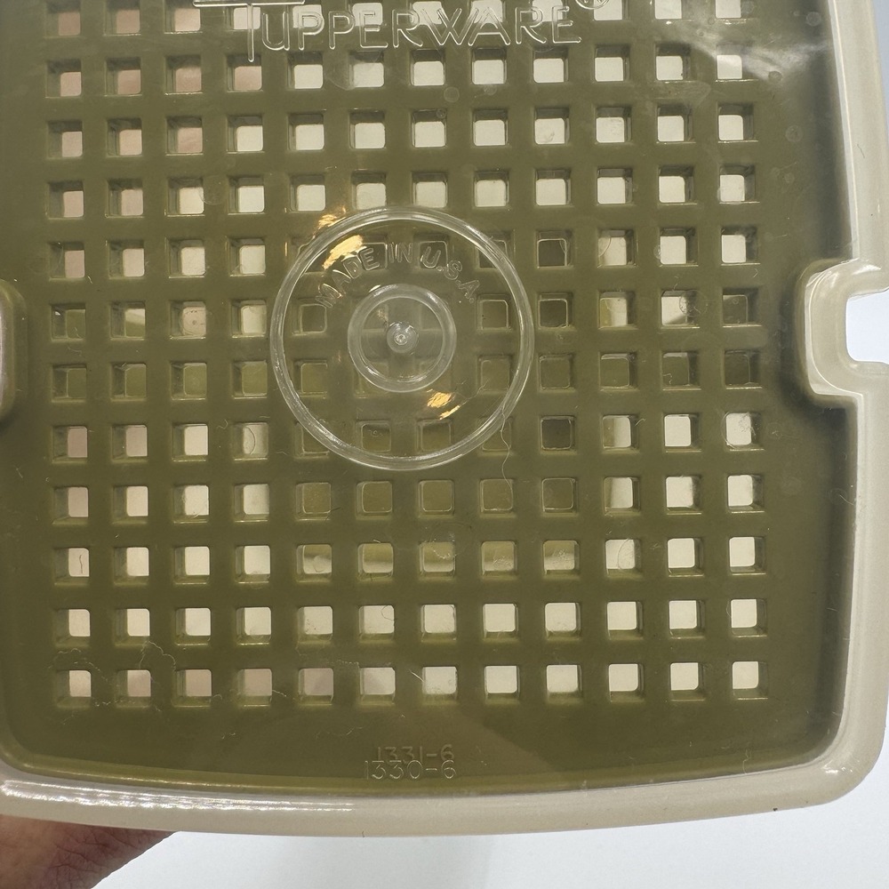 2 Vintage Tupperware Pickle Keepers Avocado Green 1330-6 & 1560-6 Pick-A-Deli - Picture 7 of 7